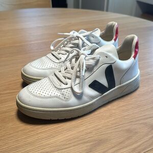 Veja sneakers US size women’s 10
